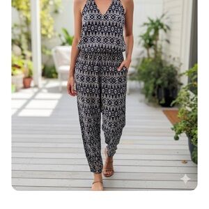 LOFT  Ann Taylor Navy and cream  sleeveless jumpsuit